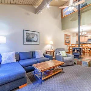 #359 - Mountain Condo, Walk To Shops With Pool, Spa, & Game Mammoth Lakes